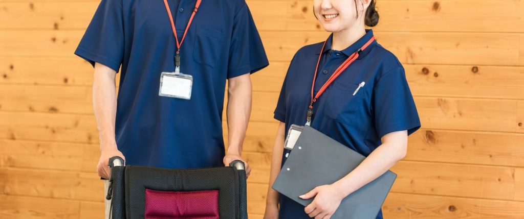 介護業界の人手不足はなぜ？現状のデータと原因から今後の対策と解決策を解説